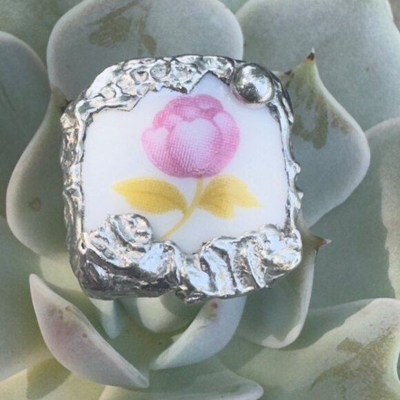 Artisan-crafted Broken China Ring with a Silver Spoon Band & Boho-Metalwork 7.5 - Picture 12 of 16